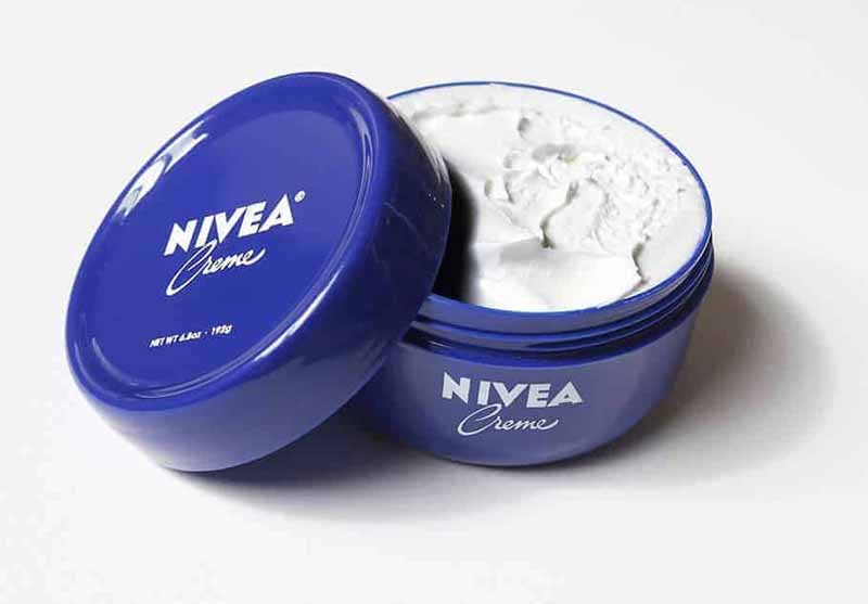 6-manfaat-skincare-nivea-creme-sehatq-yang-harus-anda-tahu