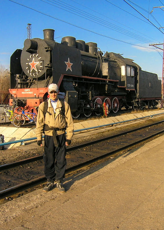 Паровоз-памятник СО17-2874 на станции Кандалакша