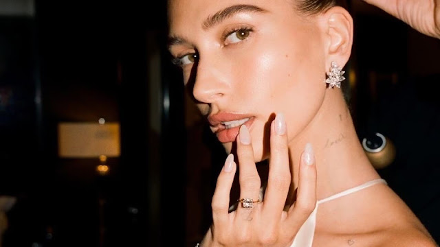 Hailey Bieber's Nail