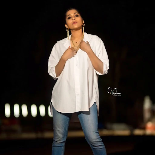 Rashmi gautam white shirt and Jeans photoshoot