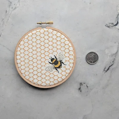 humble bee cross stitch pattern