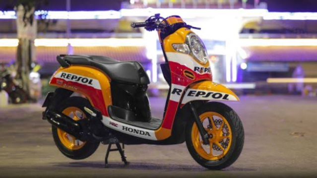 Modifikasi motor Scoopy Repsol