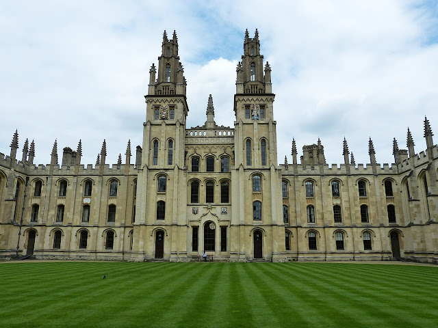 OXFORD SÖZLÜĞÜNE GİREN İLK TÜRKÇE KELİME NEDİR