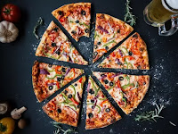 7 Tempat Makan Pizza Home Made di Bandung, Pizza Samyang sampai Margherita