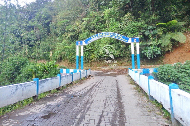 Air Terjun Sampuren Putih