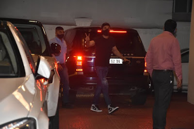 Ranbir Kapoor snapped at Anandpandit's house in Juhu
