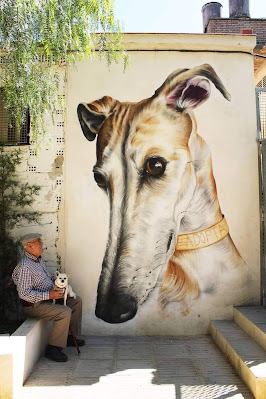 Arte callejero perro galgo