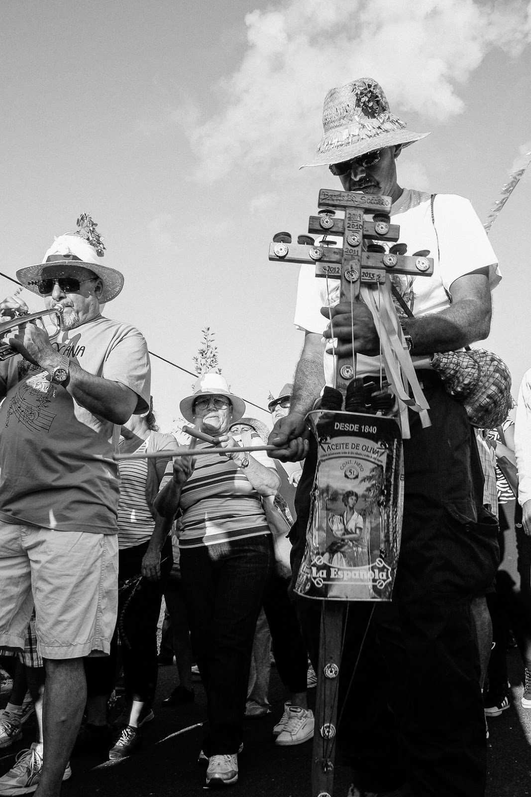 Romeria, Guimar - Socorro; Famous inprovised instrument: Racha - racha