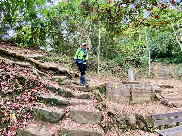 回抵古戰場紀念碑