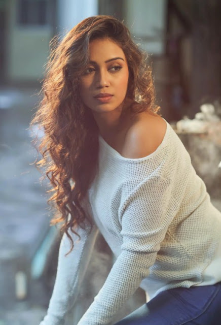 Actress Nivetha Pethuraj Latest Hot Photoshoot Pics 4