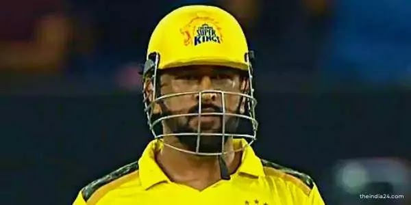 Mahendra Singh Dhoni 2021 with CSK 2021 jersey.