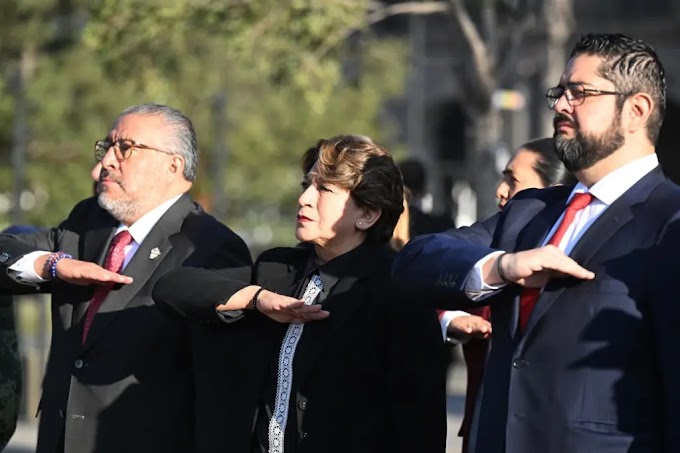 Encabeza Gobernadora del Edoméx, Delfina Gómez ceremonia de izamiento de bandera en la Plaza de los Mártires de Toluca