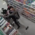 LA PROHIBICIÓN DEL EXPENDIO DE MEDICAMENTOS SIN RECETA TERMINÓ UNA SECUENCIA DE GARCHE ENTRE EL ENFERMO, EL FARMACEUTICO Y UN CLIENTE OCASIONAL.