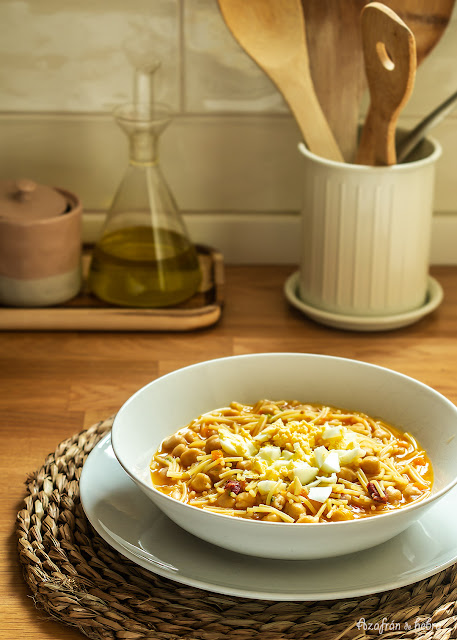 Garbanzos con fideos