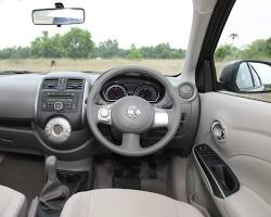 Nissan Sunny XV Interior