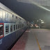 गाजीपुर में टला बड़ा रेल हादसा - मगध एक्सप्रेस गुजरने के बाद दो हिस्सों में टूटी रेल पटरी, 
