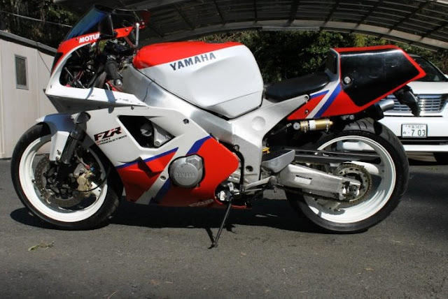 Yamaha FZR400RR Specification