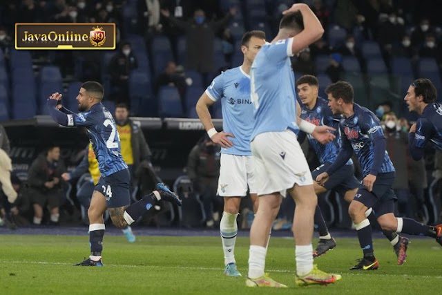 Kalahkan Lazio 2-1, Napoli Rebut Puncak Klasemen Liga Italia