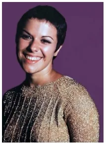 Elis Regina (1945-1982) foi uma cantora brasileira, considerada por muitos como a melhor cantora brasileira de todos os tempos