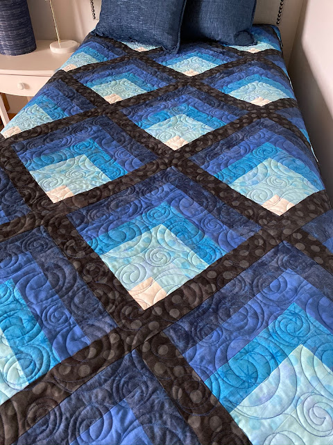 Busy Hands Quilts: Waterfall Throw Quilt in Black and Red!