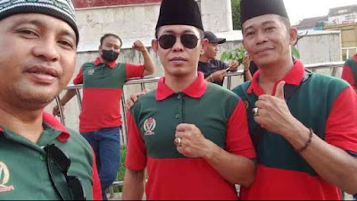 DPC Perlasi Muara Enim Berbagi takjil dengan Masyarakat 