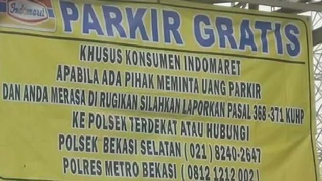 Spanduk Parkir Gratis di Minimarket Bekasi, Kalau Diminta Bayar Lapor ke Polisi