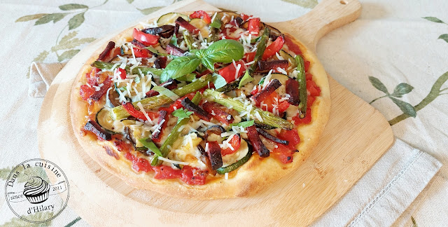 Pizza aux légumes grillés, chorizo et parmesan- Dans la cuisine d'Hilary