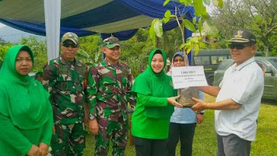 Persit KCK Cabang XIX Kodim 0621/Kabupaten Bogor Lakukan Penanaman 500 Batang Pohon.