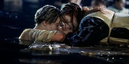 Ros and Jack Dawson in the final ending scene of Titanic 1997