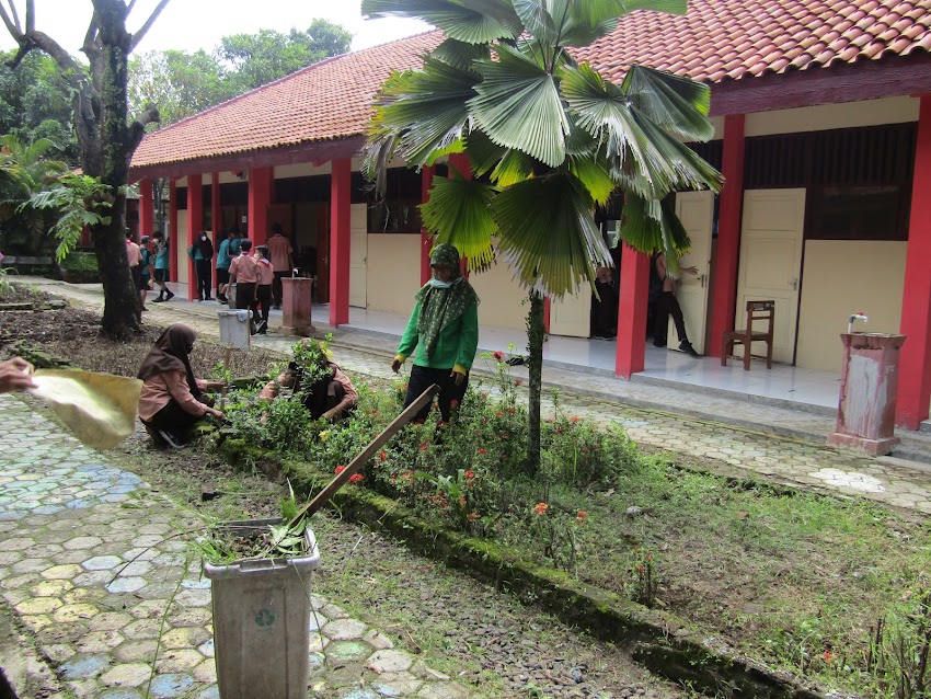 Jumat Bersih dan Sehat 