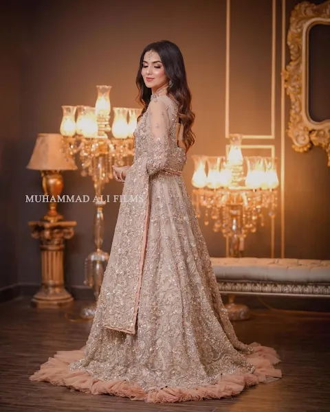 Tuba Aamir Awesome Pictures in Bridal ensemble by Ayesha and Usman 