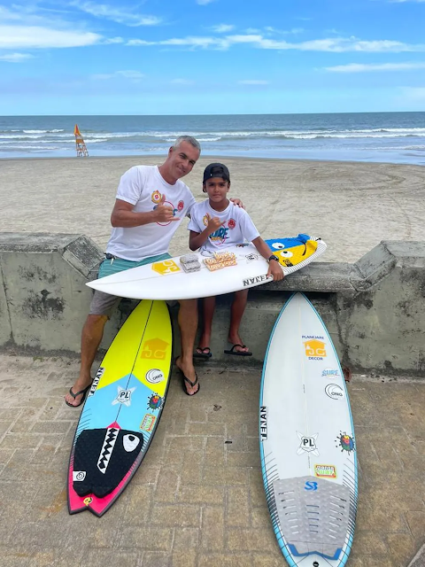 Menino de 8 anos pula em piscina e salva bebê que se afogava no litoral de SP;