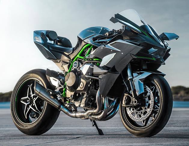 On the list of the fastest bikes in the world is Kawasaki Ninja H2R as the third.