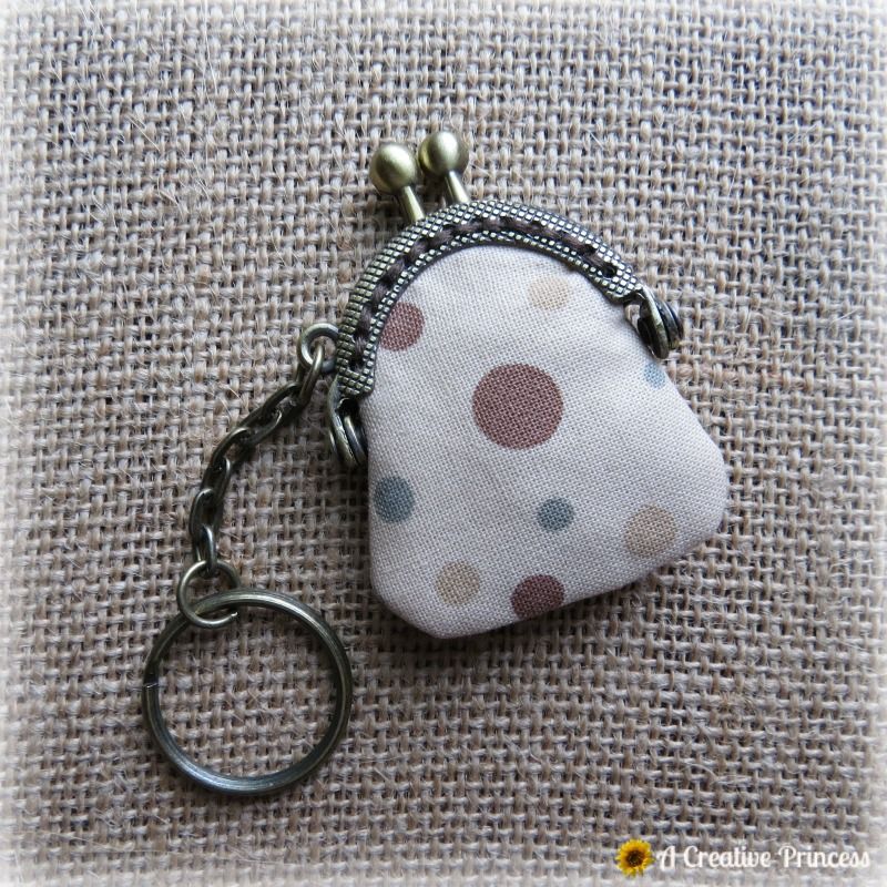 Itty Bitty Coin Purse Keychain Tutorial