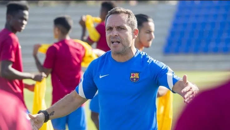 WATCH: Barca interim coach Sergi Barjuan takes his first training session