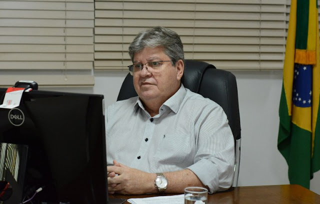 João Azevêdo inspeciona obras na região de Patos e participa de solenidade de implantação de usinas solares