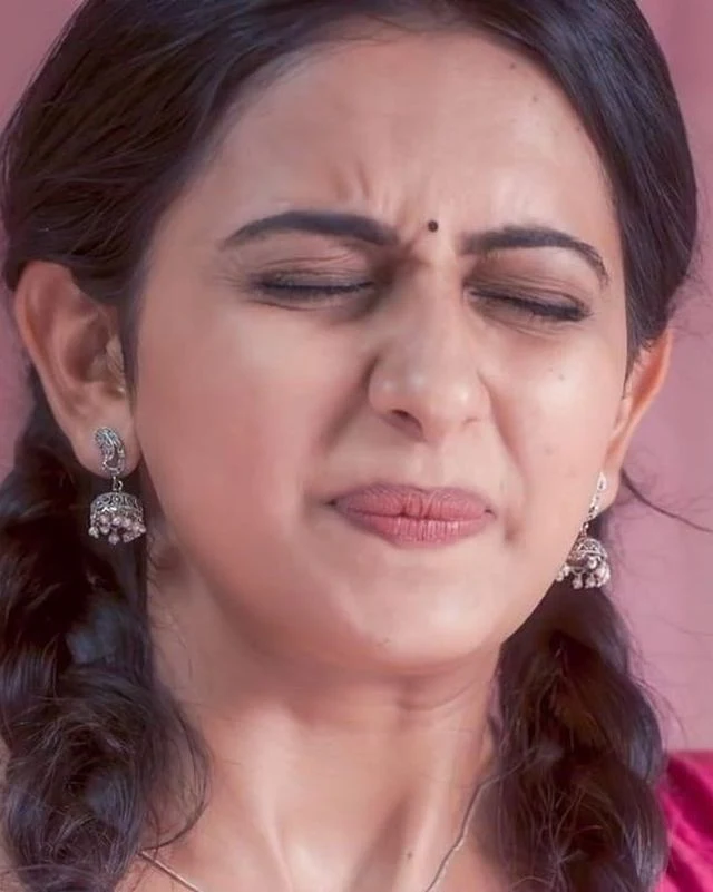 Rakul Preet Singh Hot and Sexy Expressions