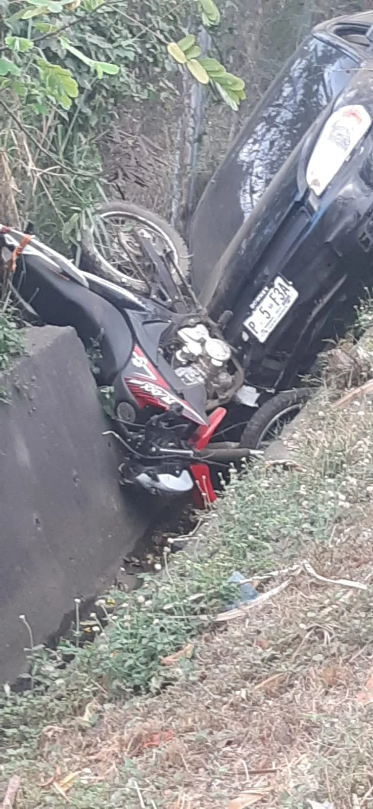 El Salvador: Agente en estado de ebriedad provoca accidente de tránsito en Sonsonate
