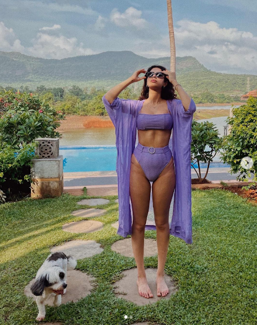 Khushi Kapoor Enjoys By The Pool in A Must See Purple Bikini