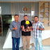 Piala Bergilir HIPMI Riau Resmi Menghiasi PWI Riau