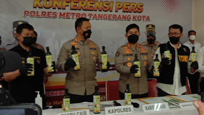 Kasus Pengiriman Sabu Cair sebanyak 12 Botol melalui jasa pengiriman paket internasional Bandara Sokarno Hatta (Soetta)
