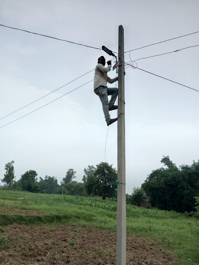 बिजली विभाग द्वारा ग्रामीण क्षेत्रो में अभियान चलाकर बिजली चोरी करने वालों पर शिकंजा कसना शुरू कर दिया है. bijli 