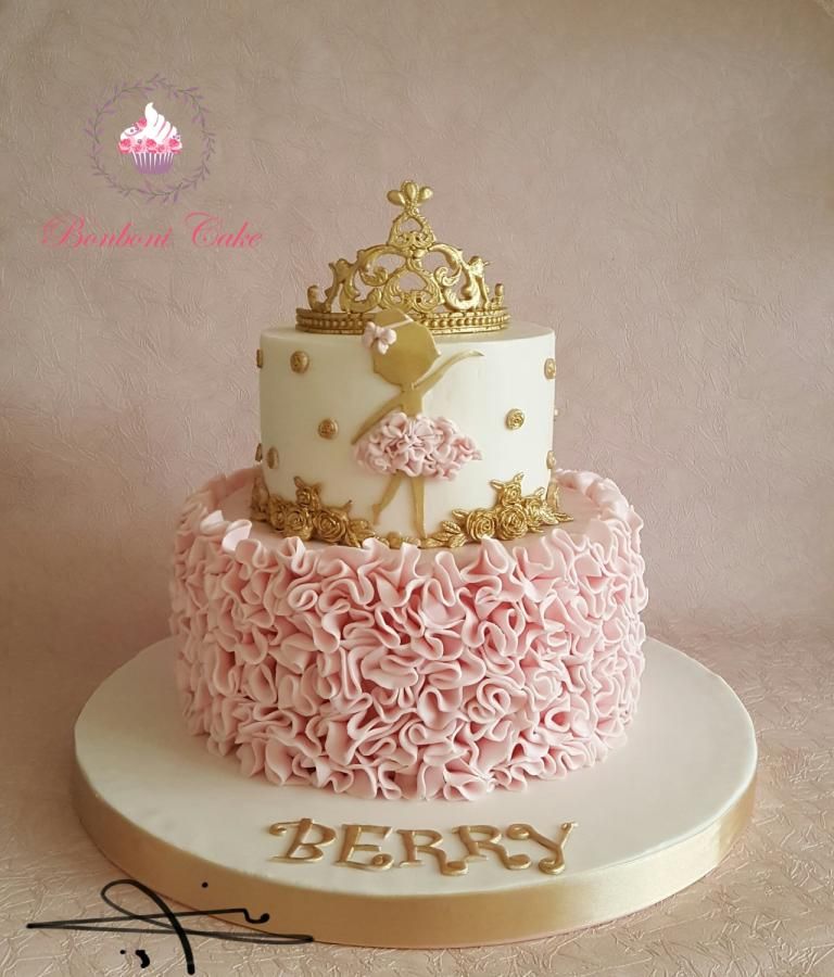 crown birthday cake