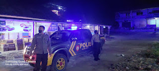 Gelar Patroli Malam Hari, Polsek Alla Beri Imbauan Protokol Kesehatan Pada Masyarakat