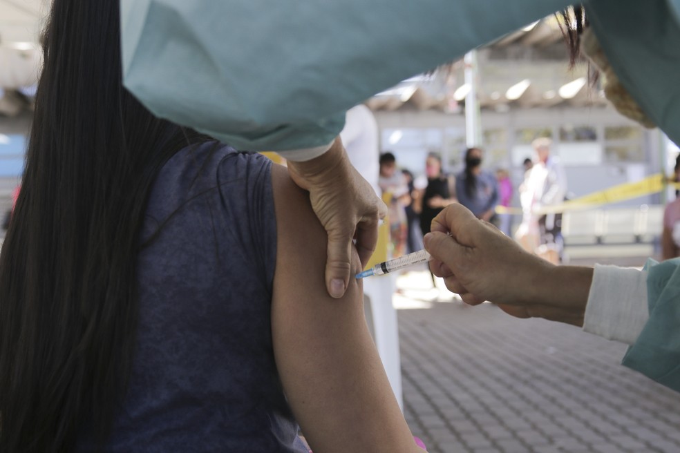 Vacina de dose única, Janssen terá duas aplicações no Brasil