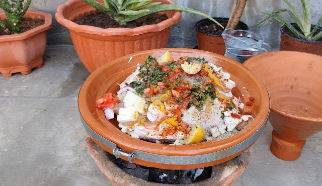 طاجين مغربي بالدجاج والجلبانة و البطاطس المقلية سهل التحضير  لذيذ و أكثر من رائع