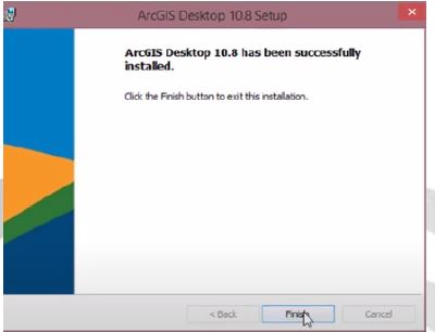 بعد الانتهاء من تحميل تنزيل تصطيب برامج ArcGIS 10.8 نضغط على انهاء Finish