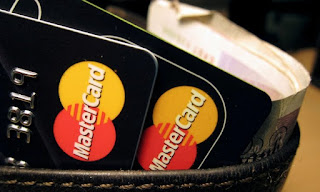 “Visa” and “MasterCard” announce the suspension of their services in Russia   Washington: The US-based financial services firm Visa and MasterCard announced the suspension of their services in Russia due to its military intervention in Ukraine.  And Visa said in a statement, Saturday evening, that the company will work with its partners to stop its services in Russia in the coming days.  She explained that with the implementation of the decision, visa cards granted in Russia will not be valid outside it.  Also, Visa cards issued by financial institutions outside the country will not work inside Russia.  In a similar statement, MasterCard confirmed that cards granted by Russian banks would no longer be backed by the company's network.  Also, any MasterCard issued outside Russia will not work at ATMs or Russian companies.  On February 24, Russia launched a military operation in Ukraine, which was followed by angry international reactions and the imposition of "tough " economic and financial sanctions on Moscow.(Anatolia)