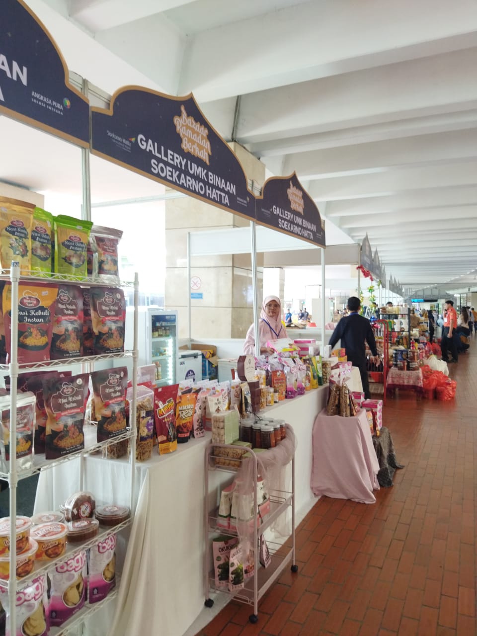 Bazar Ramadan Berkah Hadirkan Produk Khas Peci Bambu Tangerang di Bandara Soekarno Hatta Terminal 2F