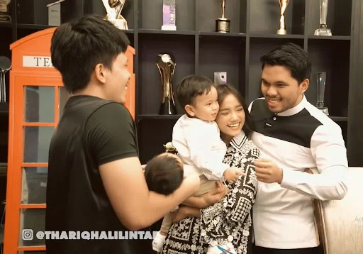 Ini Momen Gemas Gala Ketika Bertemu Ameena, Anak Atta dan Aurel